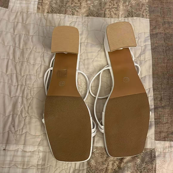 Never worn - Picture 3 of 4